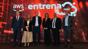 Embajador Navarro lanza «Entrena Perú»: formación gratuita en inteligencia artificial y nube para 250 mil peruanos